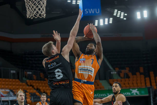 界级的门前 界级的门前